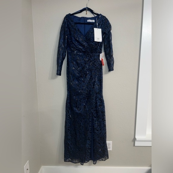 Mac Duggal 12412 NWT LONG SLEEVE RUCHED SEQUINED V-NECK GOWN - Picture 5 of 12